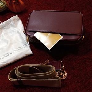 MICHAEL MICHAEL KORS BRADSHAW CAMERA BAG